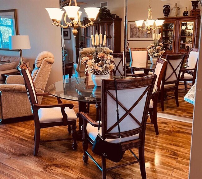 Foto del edificio - 8750 Olde Hickory Ave