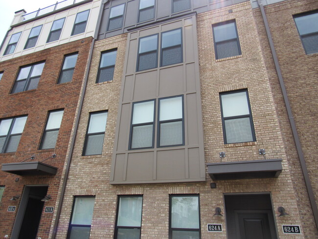 Building Photo - 624 Noush Ct