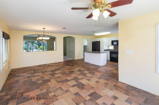 Building Photo - 91-1025-1025 Kaihohonu St