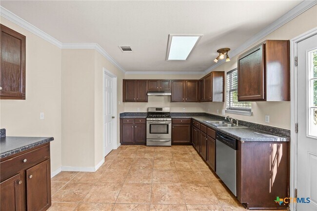 Foto del edificio - 2110 Garrison Dr