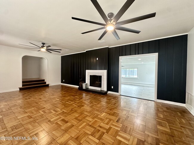 Foto del edificio - 5951 Clifton Ave