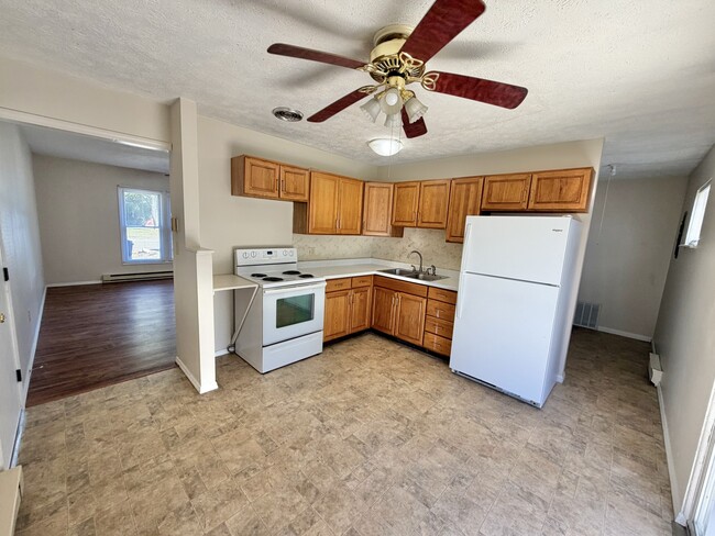 Building Photo - 1708 Saratoga Dr