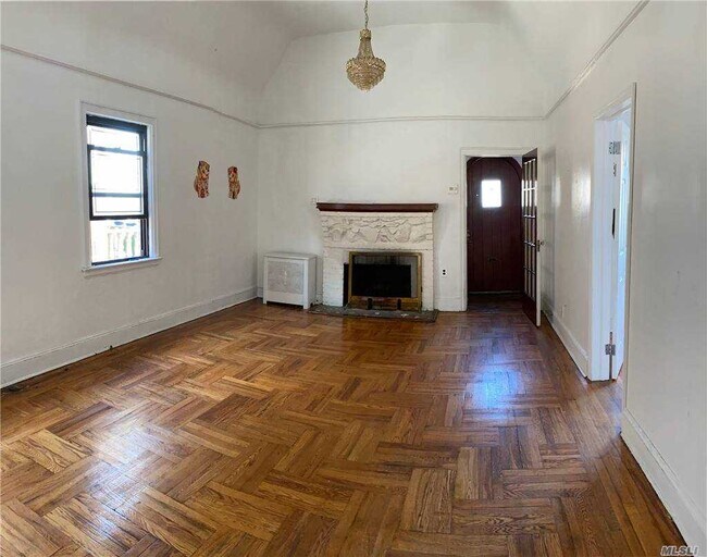 Foto del edificio - 153-42-153-60 60th Ave