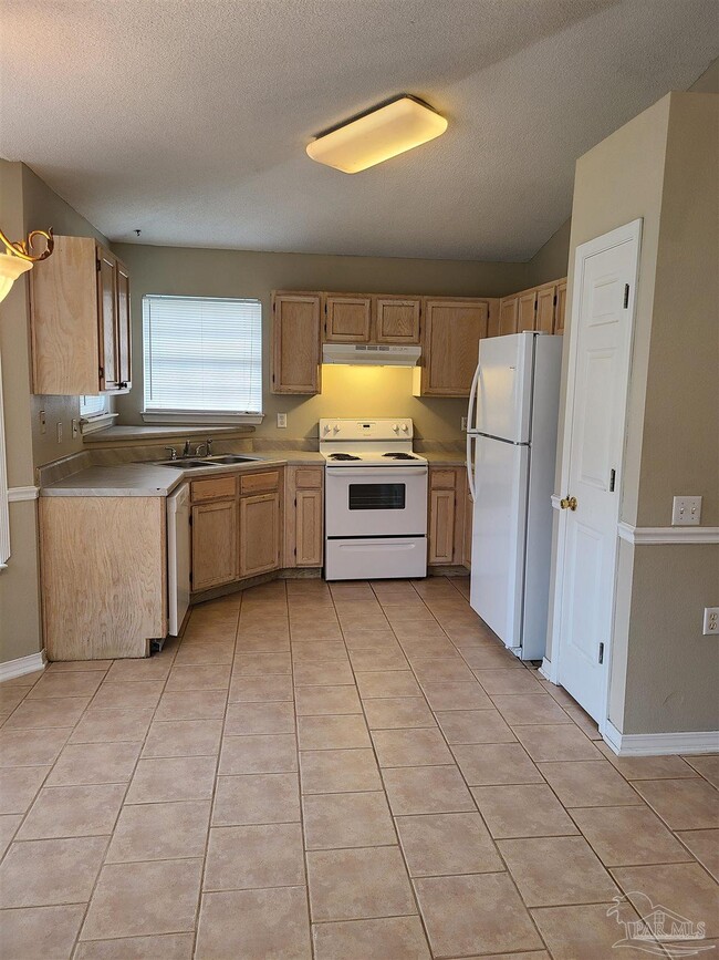 Foto del edificio - 708 Thornwood Pl