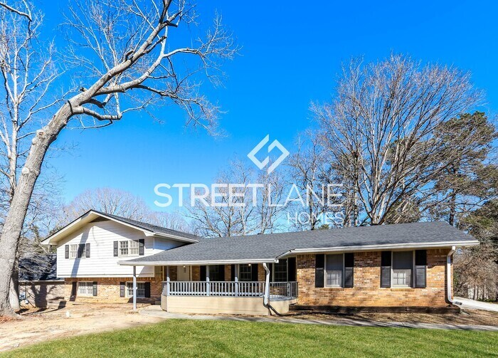 Primary Photo - Spacious 4 Bedroom!- Now offering $750 off...