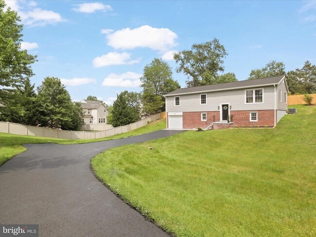 Building Photo - 3416 Sunny View Dr
