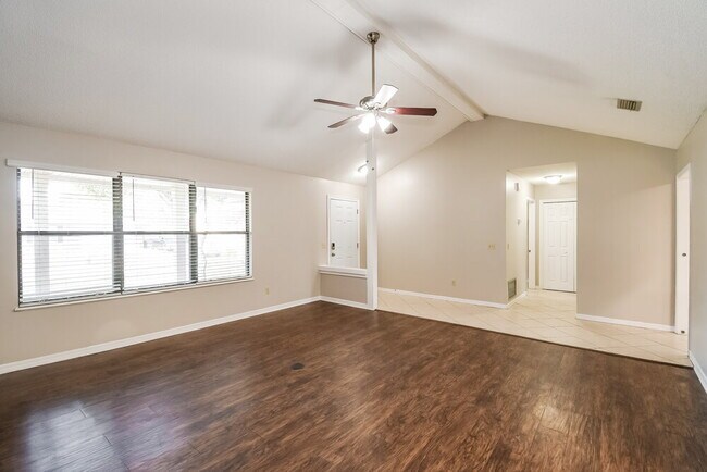 Foto del edificio - 970 Sandstone Dr