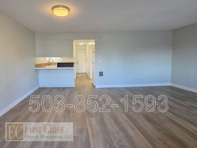 Foto del edificio - 12345 SW Hall Blvd