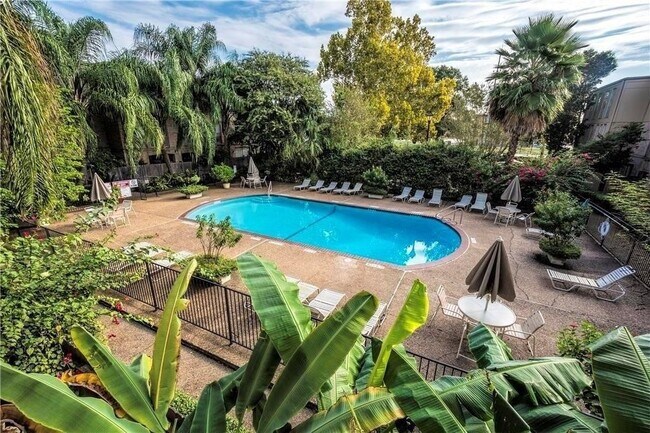 Foto del edificio - 4645 Wild Indigo St