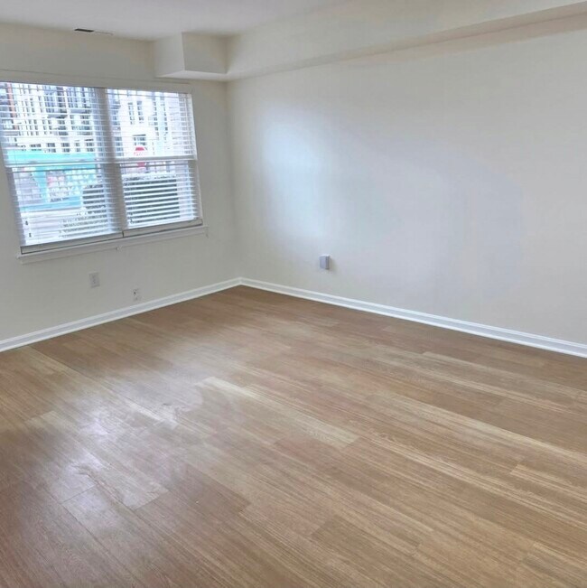 Foto del edificio - 1144 1st St NW