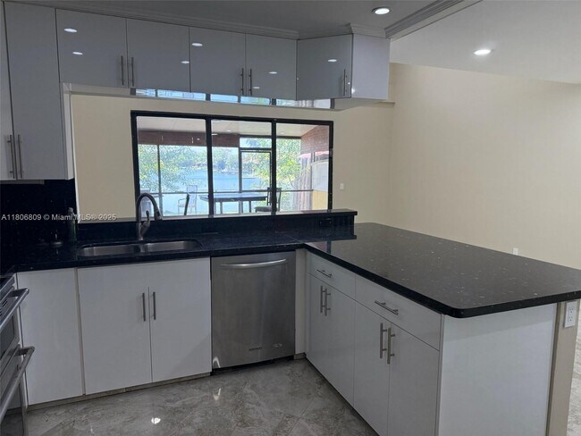 Foto del edificio - 2701 SW 58th Manor