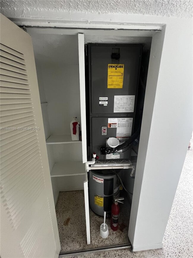 Building Photo - 619 SW 11th Ave