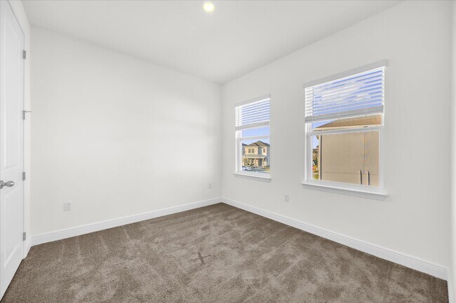 Building Photo - 10129 SODDY Aly