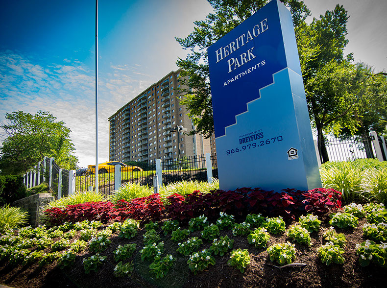 Heritage Park Apartments, señalización de la entrada - Heritage Park Apartments