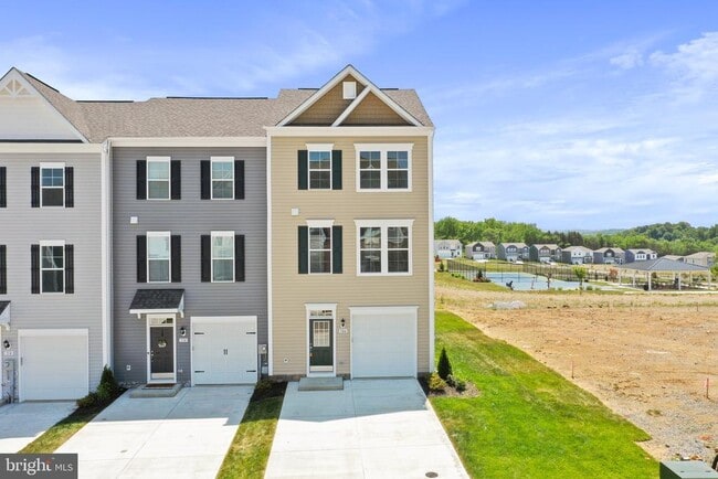 Building Photo - 251 Clifton Mnr