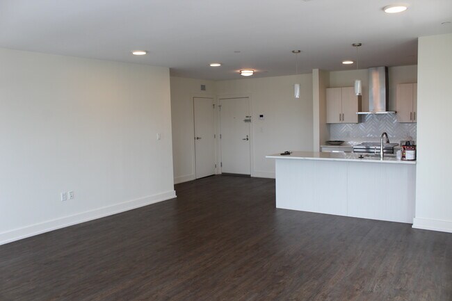 Building Photo - 20 Penniman Rd