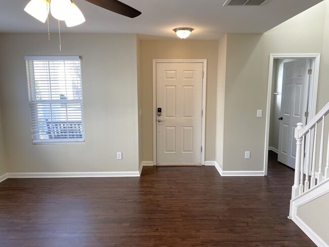 Building Photo - 12401 Cumberland Cove Dr
