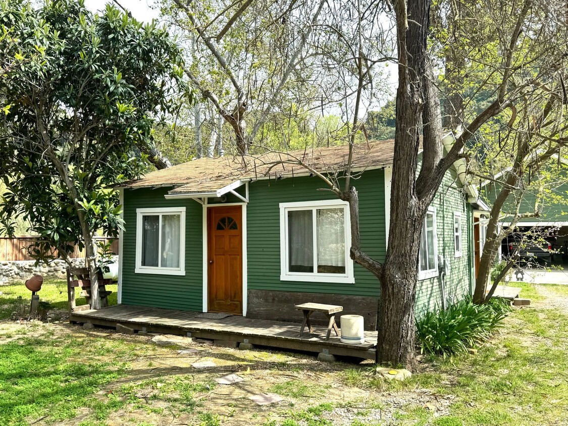 Primary Photo - Guest House in Ojai! Country Living!