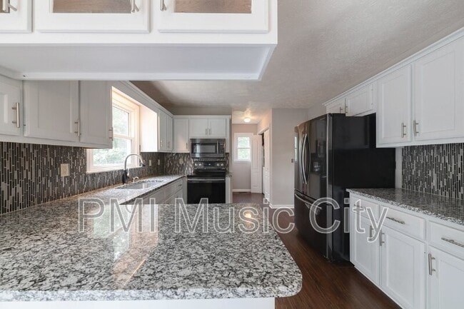 Building Photo - 1018 Rivermont Ct