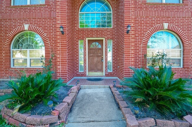 Foto del edificio - 13823 Eldridge Garden Cir
