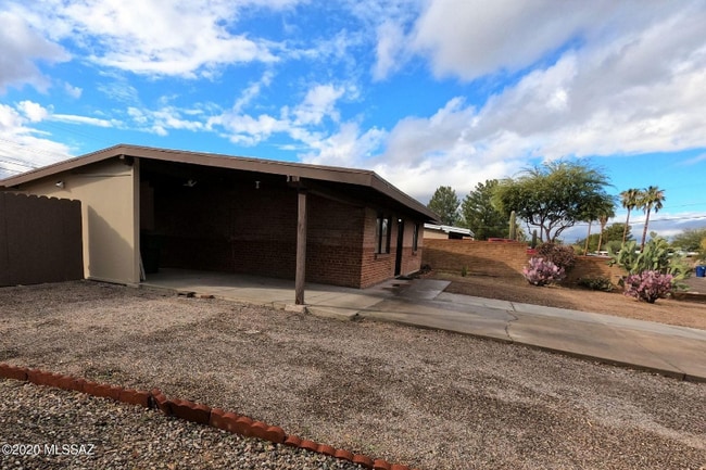 Building Photo - 6162 E 21st St