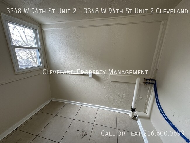 Building Photo - Renovated Cleveland Duplex