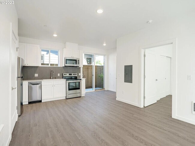 Foto del edificio - Montana Ave 6 Plex