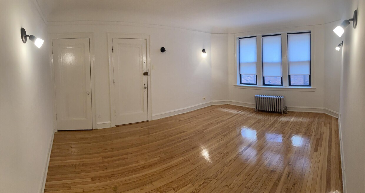 Primary Photo - 1537 W 83rd St
