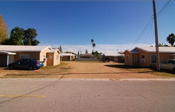 Foto del edificio - 14910 N Bayshore Dr