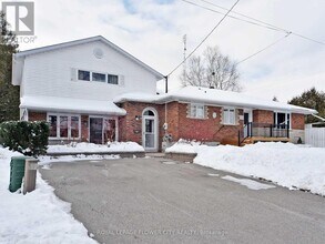 Building Photo - 630 Wychwood St