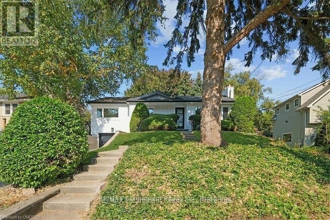 Building Photo - 214 Lakewood Dr