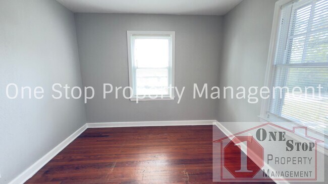 Foto del edificio - Beautiful 3 Bedroom 1 Bathroom Home in Kan...