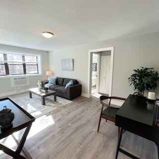 Foto del edificio - 548 W Surf St