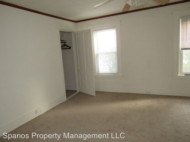 Building Photo - 2 br, 1 bath House - 4 Elm St. 2nd Floor