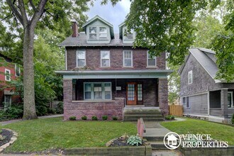Building Photo - 187 E Northwood Ave