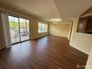 Building Photo - 1102 Stony Brook Way
