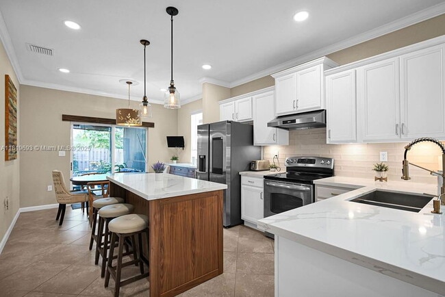 Foto del edificio - 8986 SW 214th Terrace