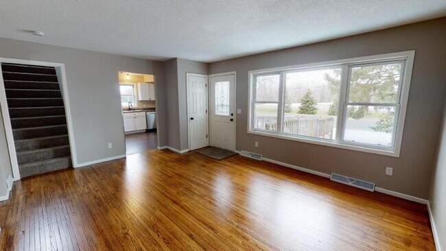 Building Photo - 11365 Stinson Ave