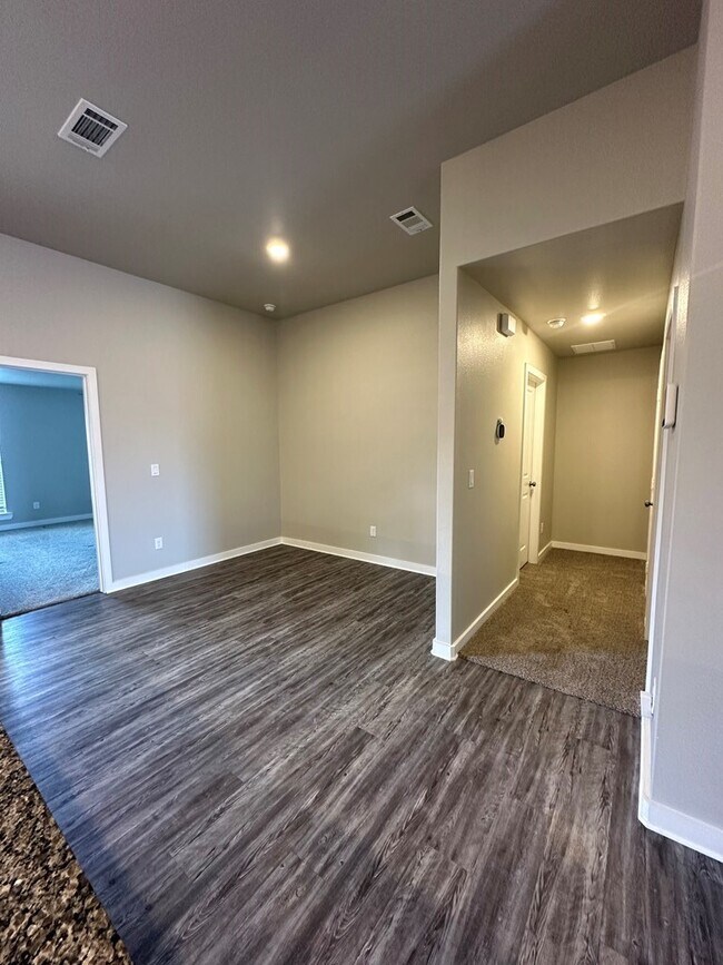 Foto del edificio - 1313 Red Cliff Ave