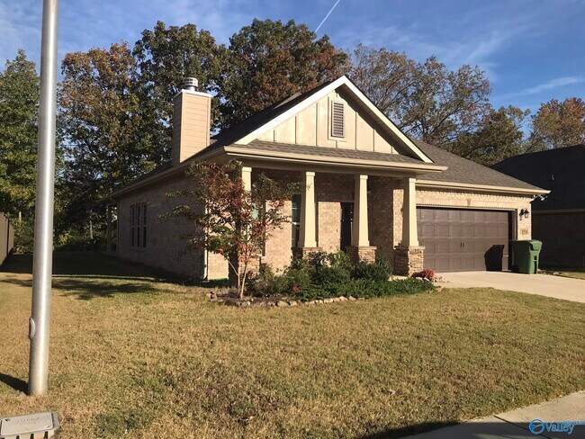 Building Photo - 154 Summer Pointe Ln
