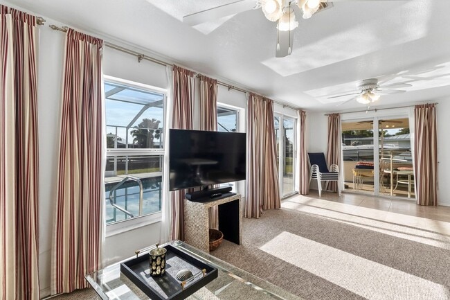 Building Photo - FURNISHED SHORT TERM RENTAL - 3 Bed / 2 Bath - Single Family Pool Home - $3,250/month