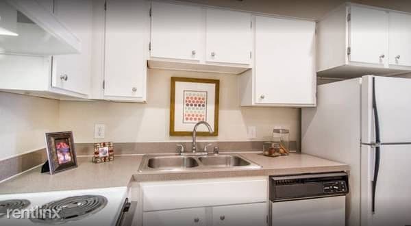 Building Photo - 2 br, 2 bath Apartment - 2803 COLE AVE