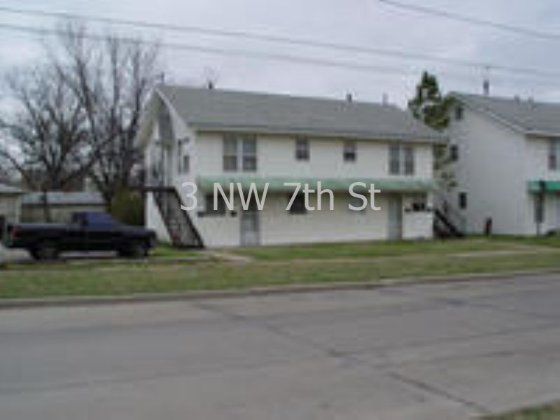 Primary Photo - 3 NW 7th St