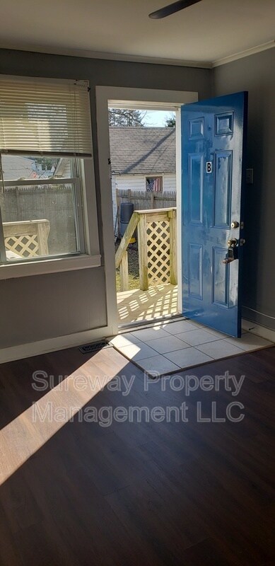Primary Photo - 315 Burlington Ave