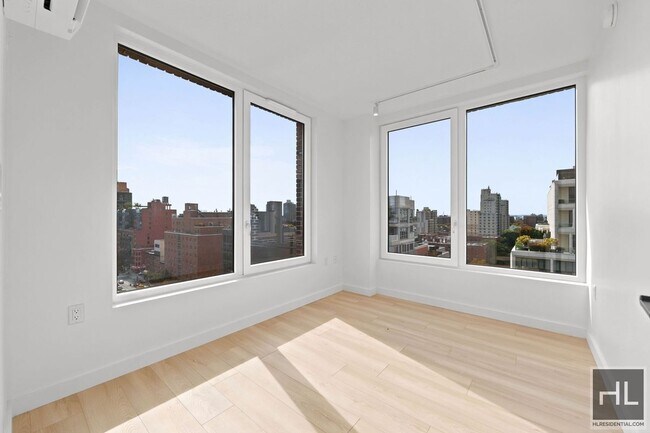 Foto del edificio - Free Month on 18 month - Lease New Development