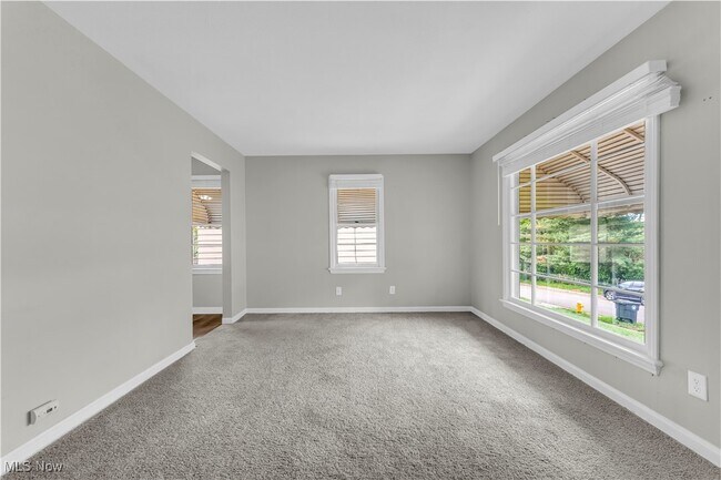 Building Photo - 1171 Hilltop Dr