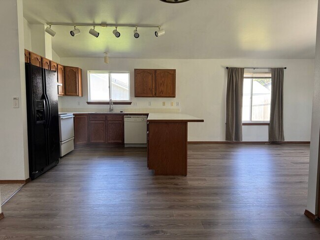 Foto del edificio - 4957 Pear Butte Dr
