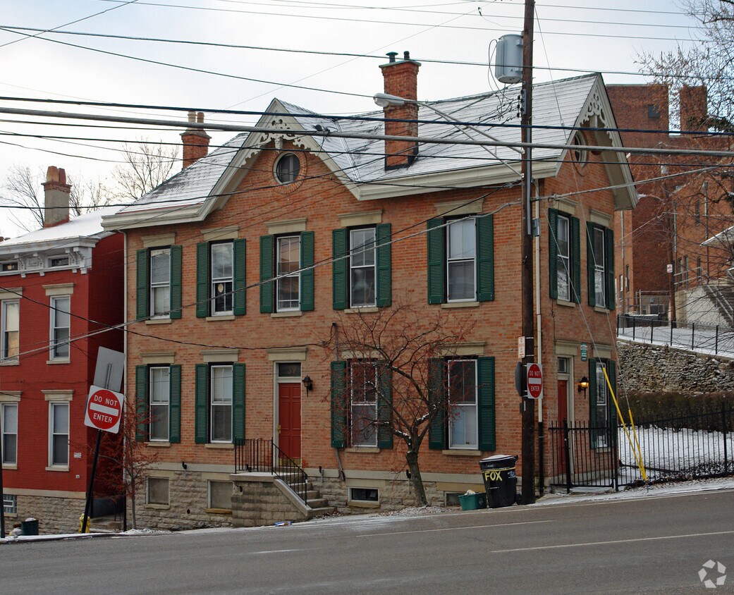 37 W Hollister St, Cincinnati, OH 45219 Apartments in Cincinnati, OH