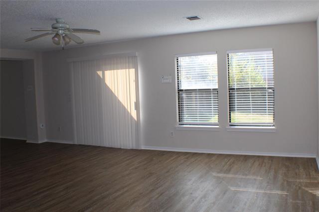 Foto del edificio - 12009 Rosedown Ln
