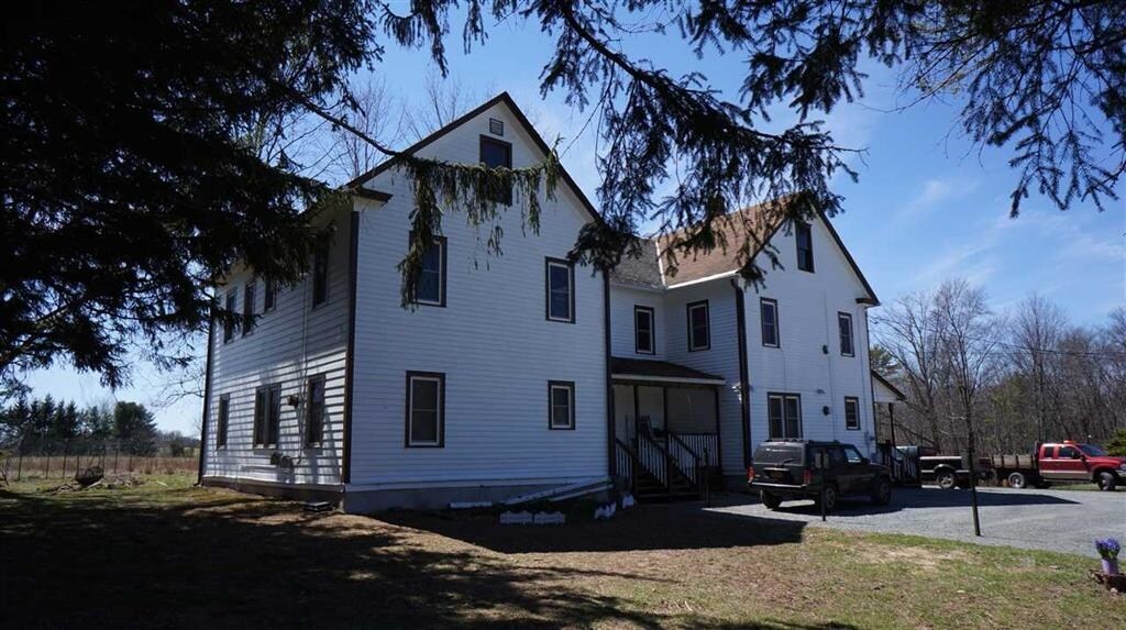 70 Smales Rd, Lake Huntington, NY 12752 Apartments in Lake Huntington